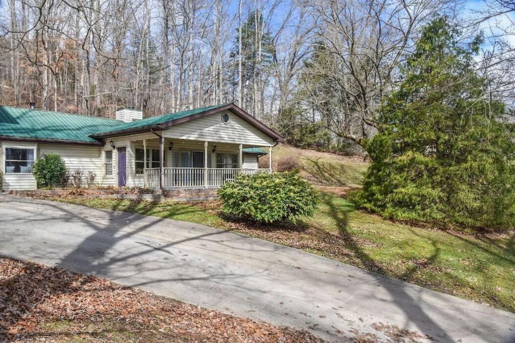 Holiday home Cozy Mtn Getaway. 11 Miles To Downtown *